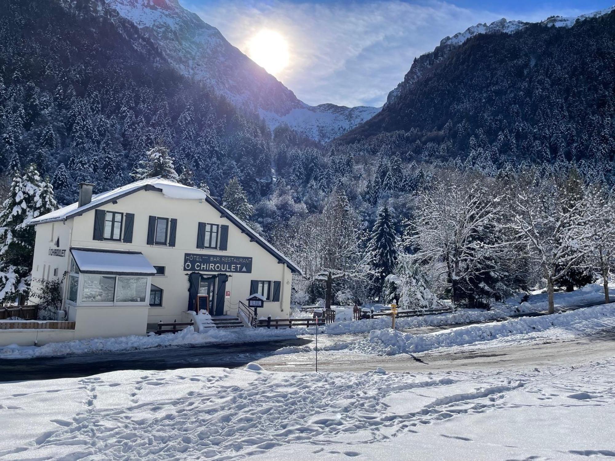 Hotel O Chiroulet Bagnères-de-Bigorre Exteriör bild