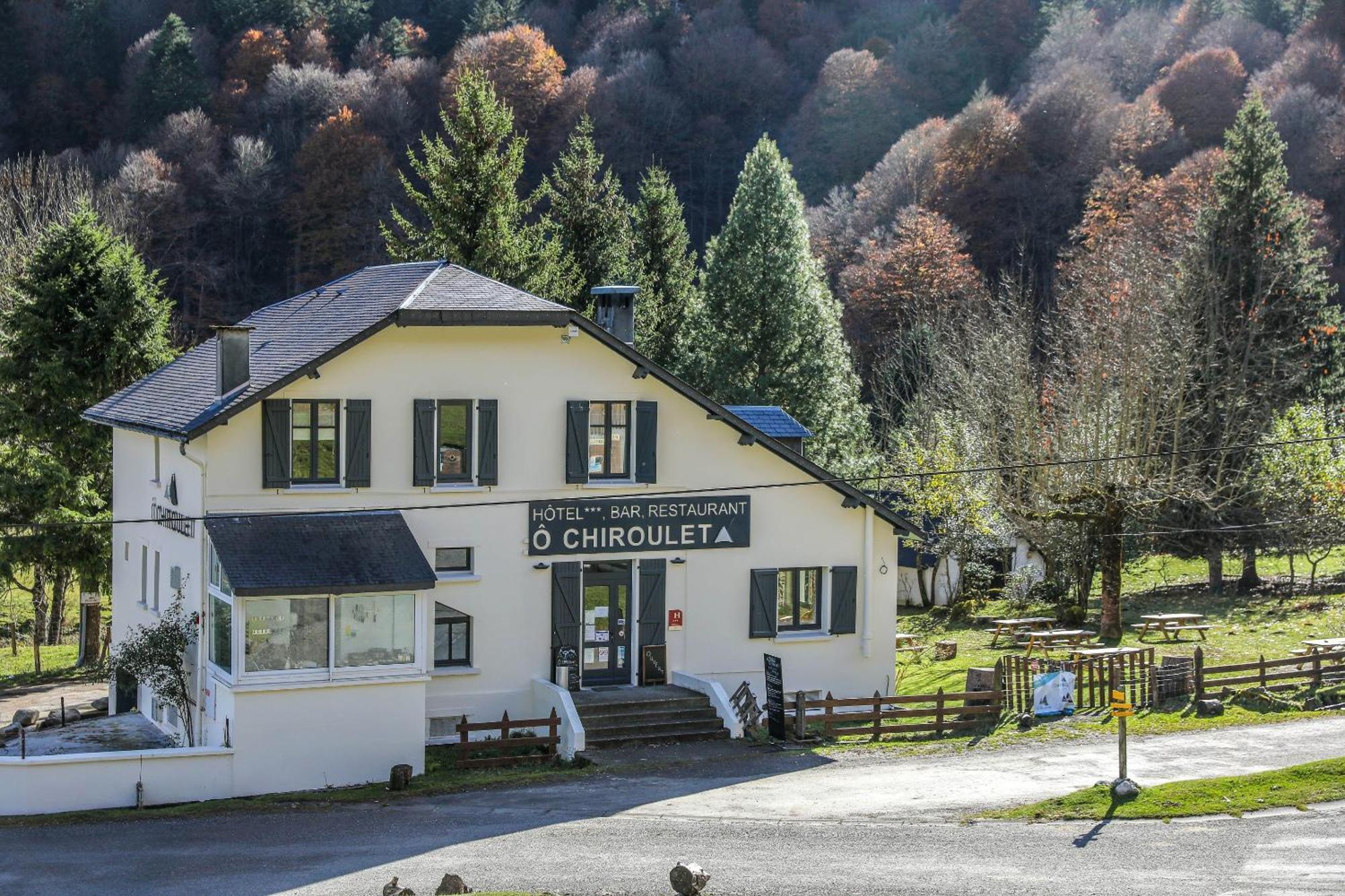 Hotel O Chiroulet Bagnères-de-Bigorre Exteriör bild